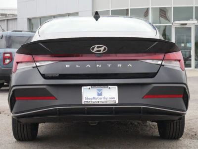 2026 Hyundai Elantra - Photo 14