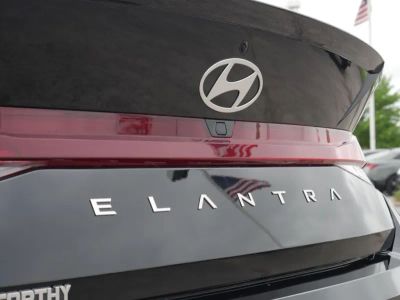 2026 Hyundai Elantra - Photo 16