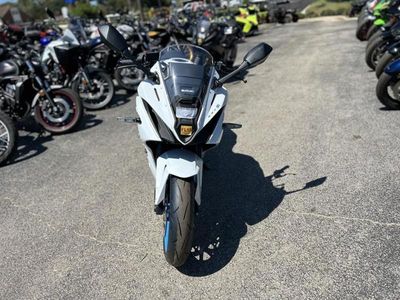 2026 Suzuki GSX-8R - Photo 4