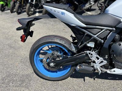 2026 Suzuki GSX-8R - Photo 11
