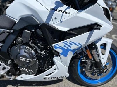 2026 Suzuki GSX-8R - Photo 12