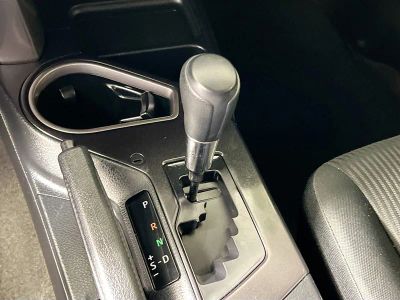 2018 Toyota RAV4 — photo 18 view
