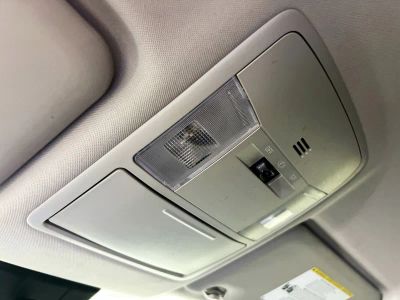 2018 Toyota RAV4 — photo 16 view