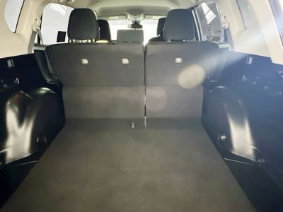 2018 Toyota RAV4 — photo 27 view