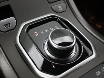 2018 Land Rover Range Rover Evoque — photo 15 view