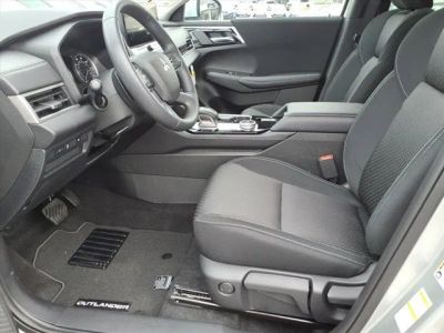 2026 Mitsubishi Outlander — detail view