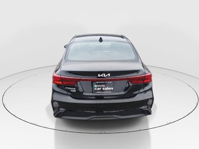 2023 Kia Forte - Photo 6
