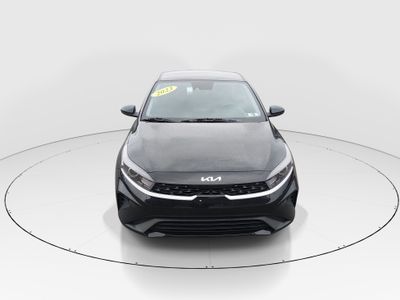 2023 Kia Forte - Photo 2