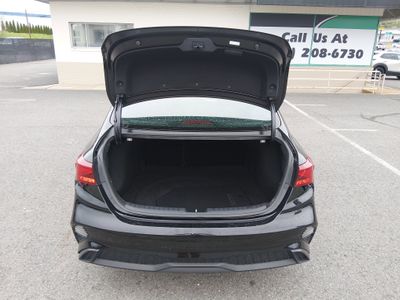 2023 Kia Forte - Photo 11