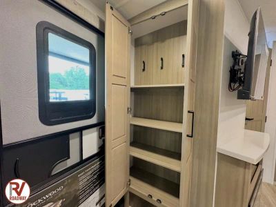 2027 Forest River RV Rockwood Ultra Lite — photo 19 view
