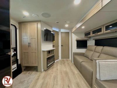 2027 Forest River RV Rockwood Ultra Lite — photo 13 view