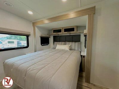 2027 Forest River RV Rockwood Ultra Lite — photo 34 view