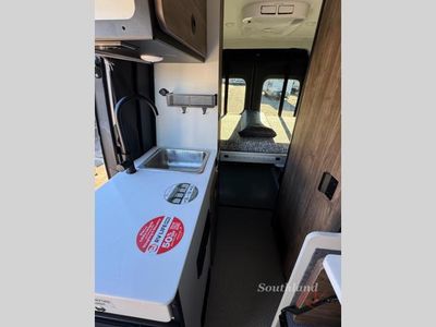 2026 Tiffin Motorhomes GH1 - Photo 14