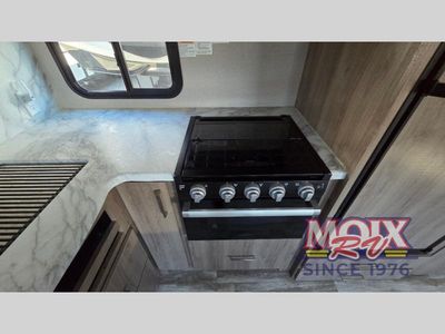 2022 Grand Design Imagine - Photo 12