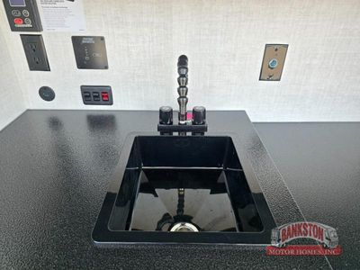 2026 E-Series 12RK - Photo 5
