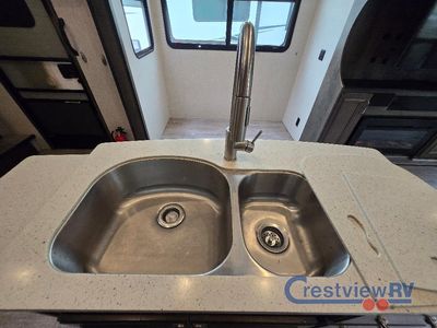 2018 Keystone RV Montana High Country - Photo 24