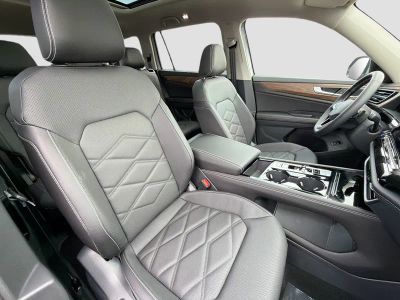 2026 Volkswagen Atlas — photo 14 view