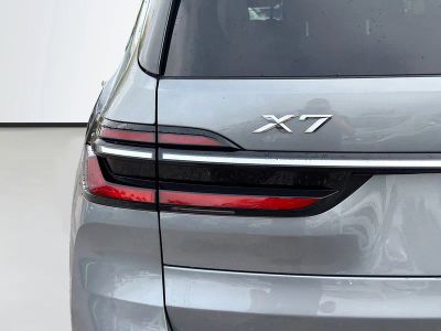 2024 BMW X7 — photo 11 view