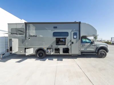 2027 Thor Motor Coach OMNI TRAIL — photo 28 view