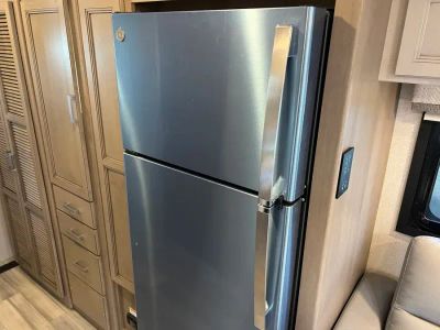 2027 Thor Motor Coach OMNI TRAIL — photo 8 view