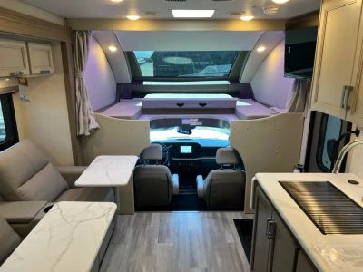 2027 Thor Motor Coach OMNI TRAIL — rear three-quarter view