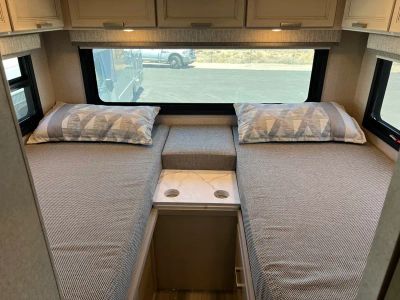 2027 Thor Motor Coach OMNI TRAIL — photo 21 view