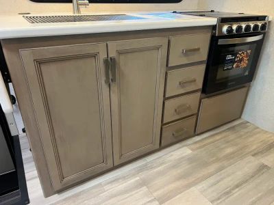 2027 Thor Motor Coach OMNI TRAIL — photo 16 view