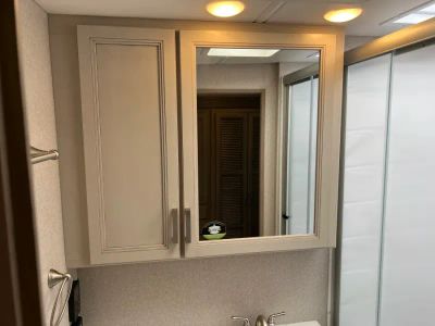 2027 Thor Motor Coach OMNI TRAIL — photo 18 view