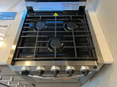 2027 Thor Motor Coach OMNI TRAIL — photo 14 view