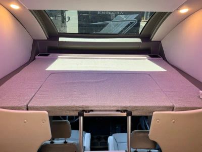 2027 Thor Motor Coach OMNI TRAIL — interior view