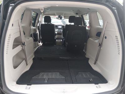 2023 Chrysler Voyager - Photo 11