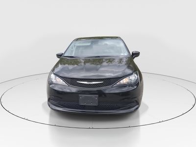 2023 Chrysler Voyager - Photo 2