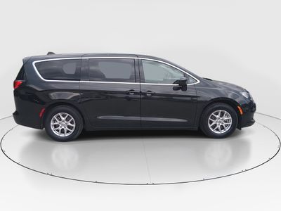 2023 Chrysler Voyager - Photo 8