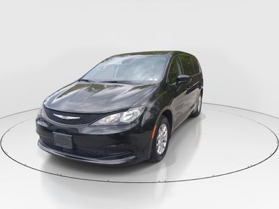 2023 Chrysler Voyager - Photo 3