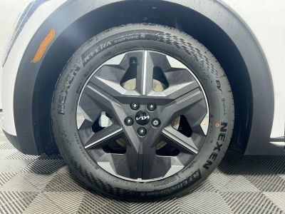 2025 Kia EV6 — photo 13 view