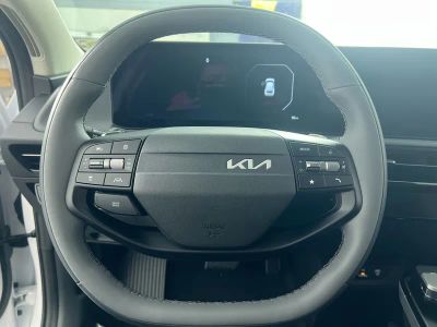 2025 Kia EV6 — photo 17 view