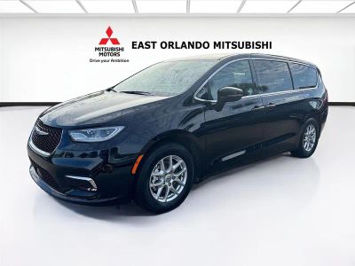 2025 Chrysler Pacifica — rear three-quarter view