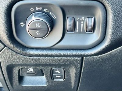 2025 Ram 1500 — photo 10 view