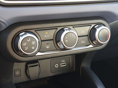 2023 Nissan Versa - Photo 18