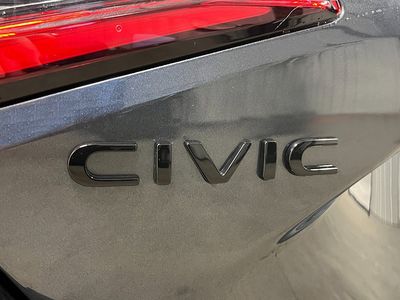 2026 Honda Civic Hatchback Hybrid - Photo 9