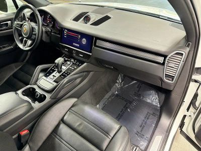 2023 Porsche Cayenne — photo 15 view