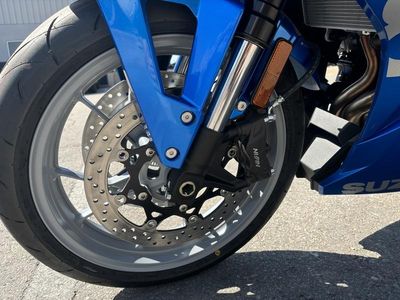 2025 Suzuki GSX-8R - Photo 12