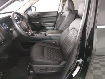 2025 Nissan Pathfinder - Photo 21