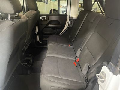 2020 Jeep Wrangler Unlimited — photo 12 view