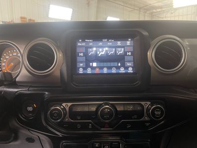 2020 Jeep Wrangler Unlimited — photo 14 view