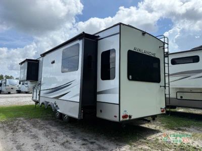 2023 Keystone RV Avalanche - Photo 5