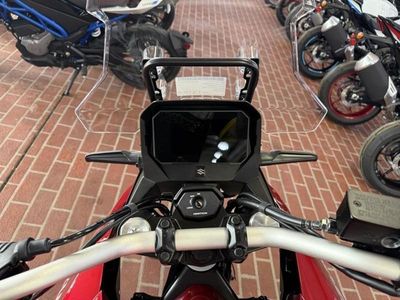 2025 Suzuki V-STROM 800 - Photo 12