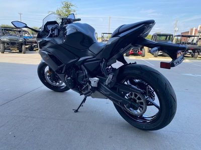 2026 Kawasaki Ninja 650 - Photo 4