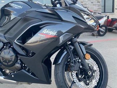 2026 Kawasaki Ninja 650 - Photo 11