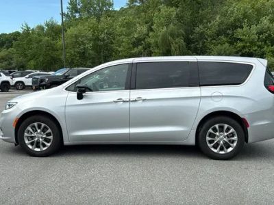 2024 Chrysler Pacifica — interior view